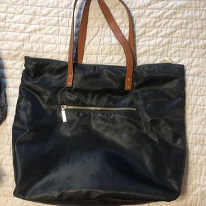 Black weather-resistant tote!